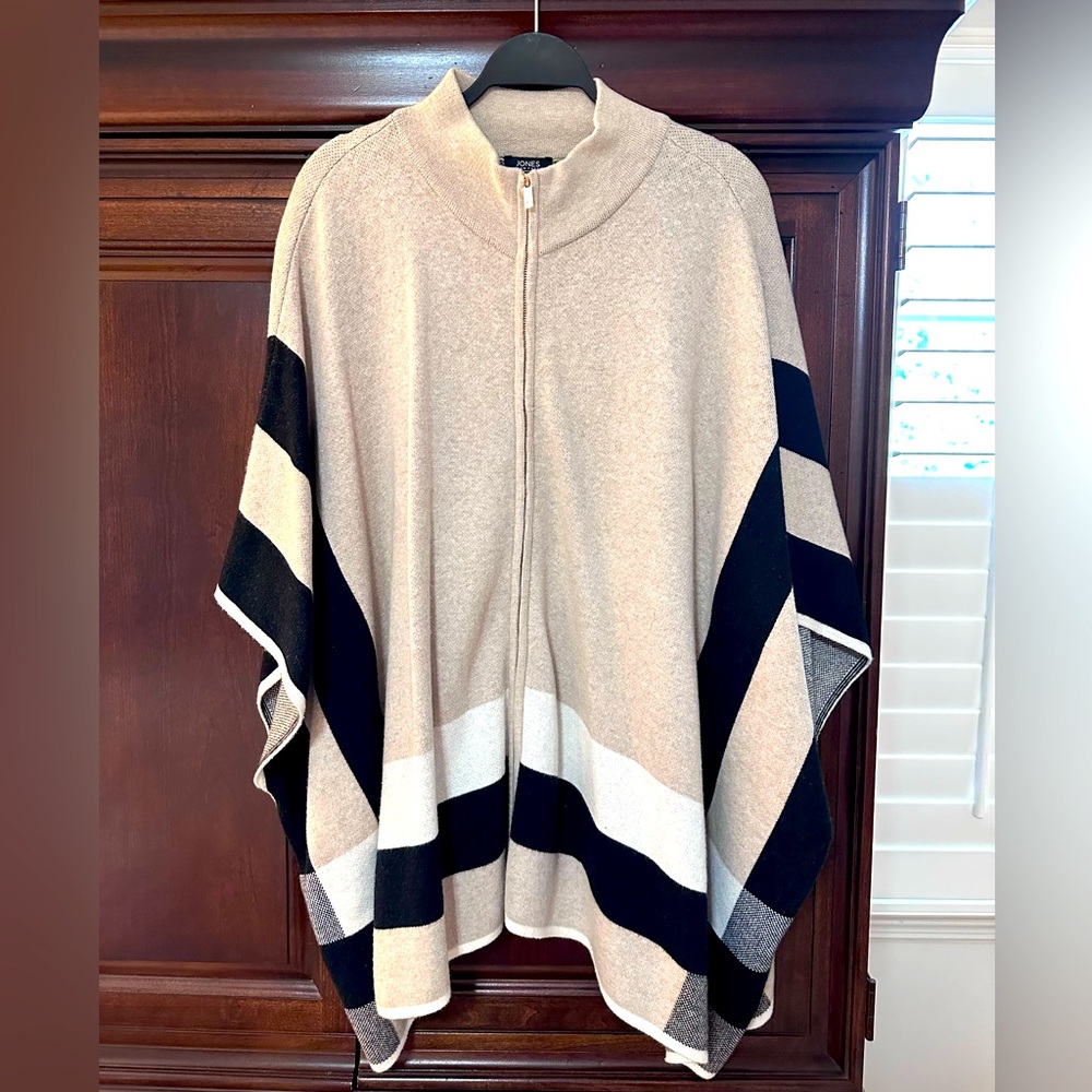Jones New York Poncho with Zipper Front